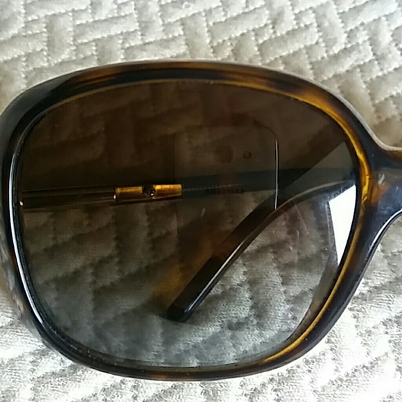 BURBERRY sunglasses with case - Picture 7 of 8